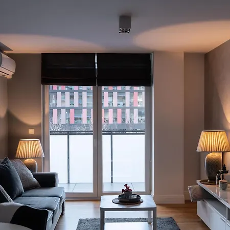 Appartamento Wroclove Place Gwiazdzista St Breslavia